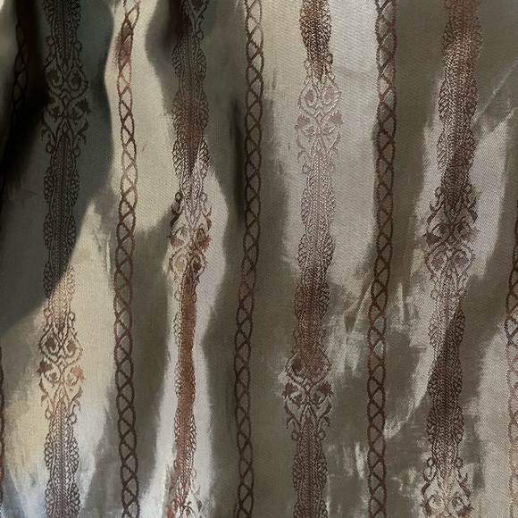 Women’s medium Danier brown leather jacket. - Picture 4 of 6